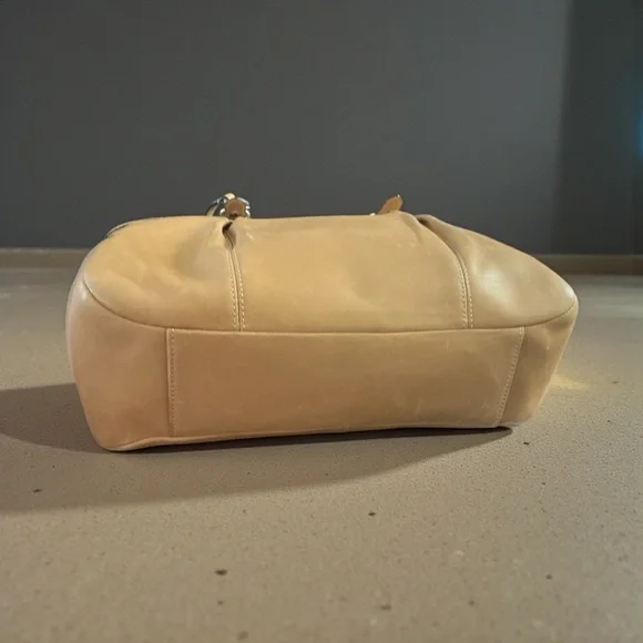 Coach Beige Leather Tote Bag EUC - Picture 4 of 4